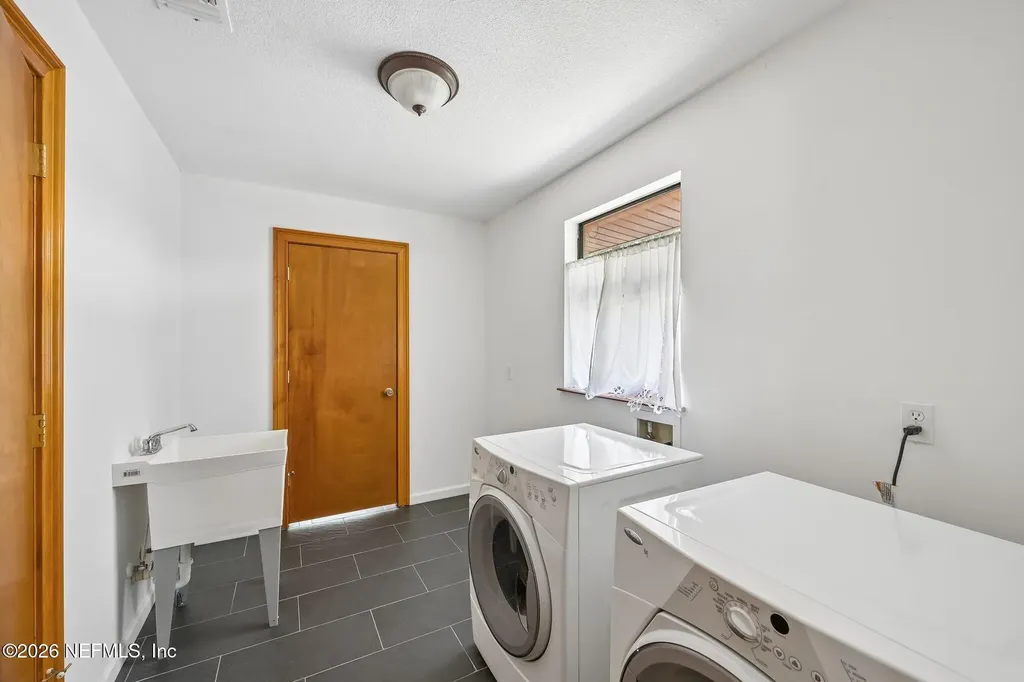 2402 Sandy Run Drive W Middleburg FL 32068