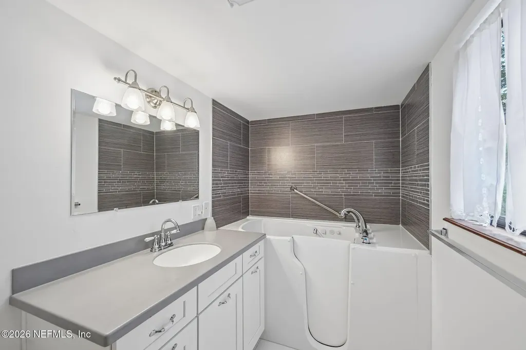 2402 Sandy Run Drive W Middleburg FL 32068