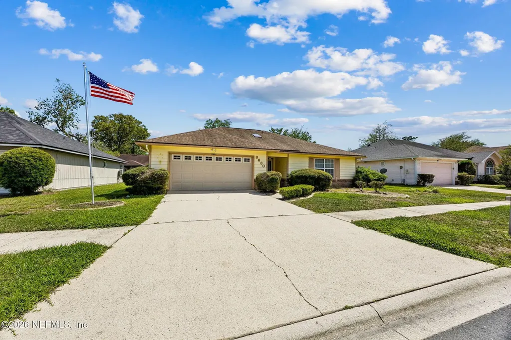 8630 Charlesgate Circle N Jacksonville FL 32244