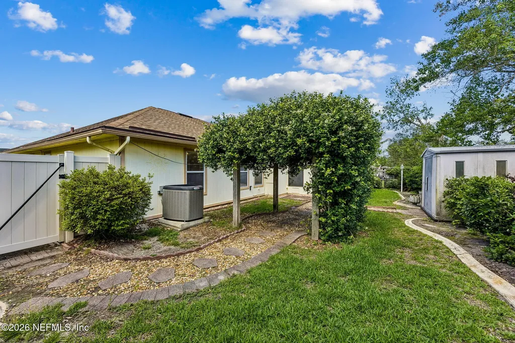 8630 Charlesgate Circle N Jacksonville FL 32244
