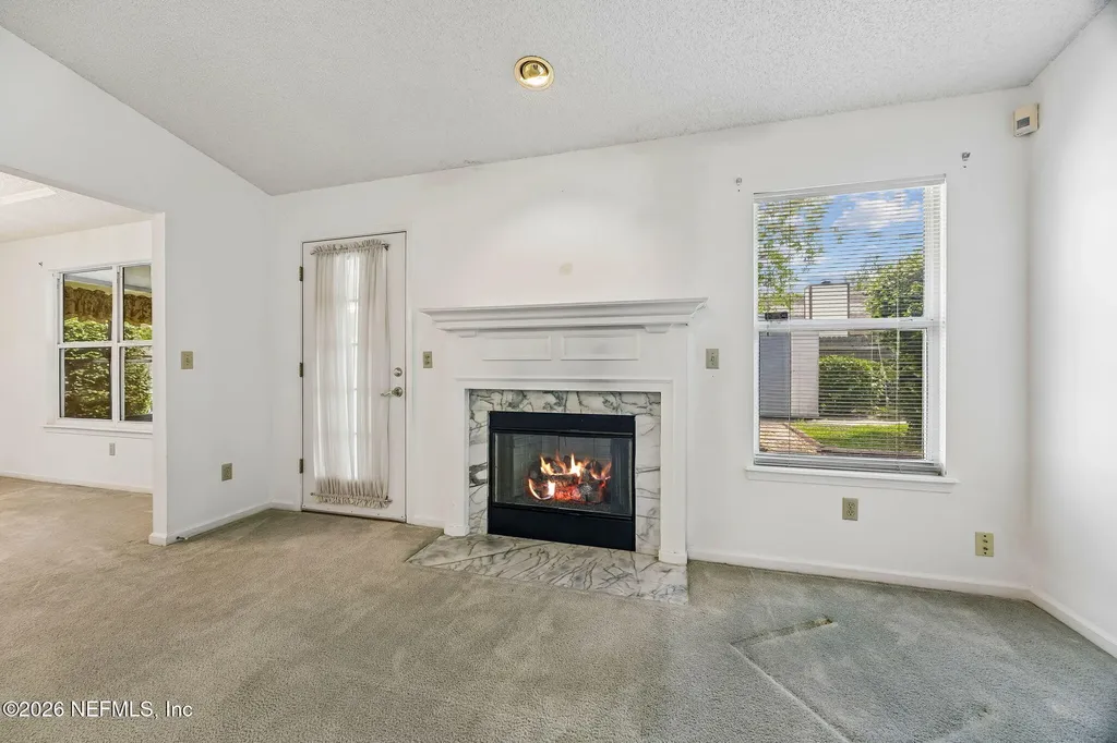 8630 Charlesgate Circle N Jacksonville FL 32244