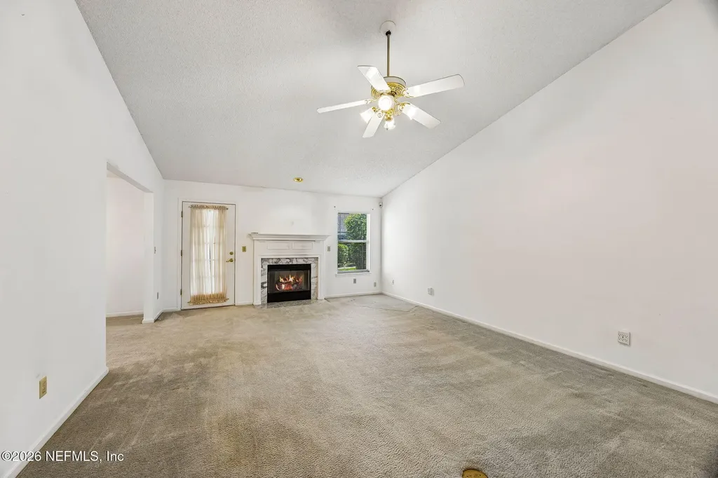 8630 Charlesgate Circle N Jacksonville FL 32244