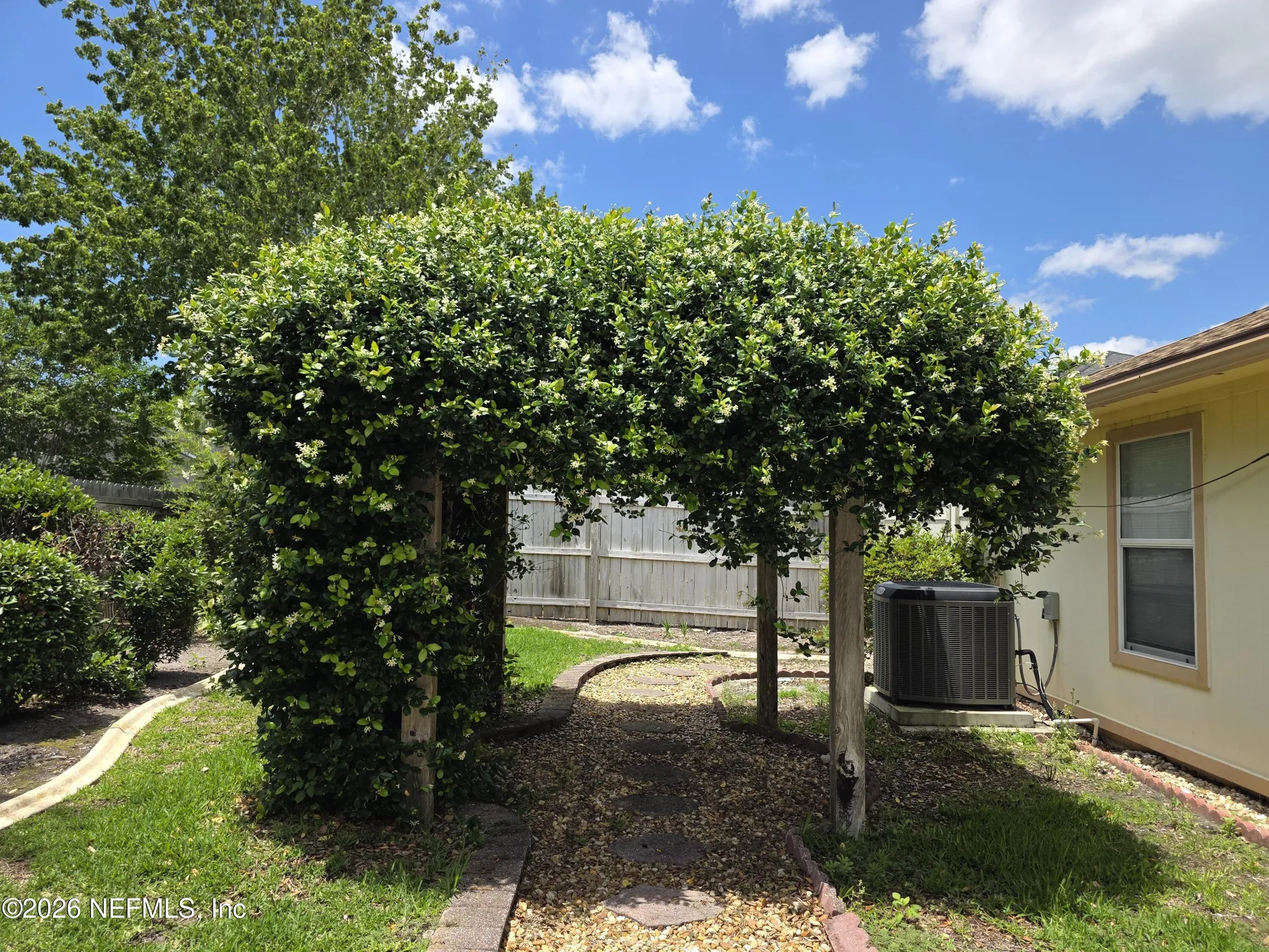 8630 Charlesgate Circle N Jacksonville FL 32244