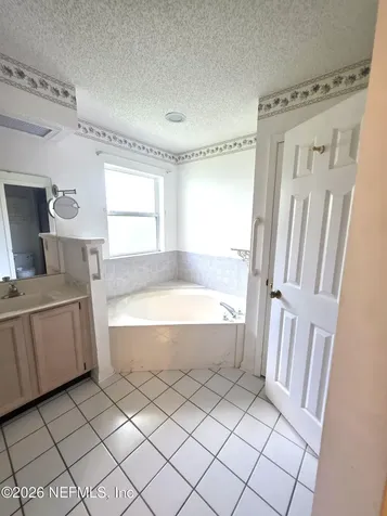 8630 Charlesgate Circle N Jacksonville FL 32244