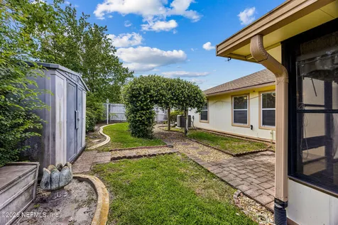 8630 Charlesgate Circle N Jacksonville FL 32244