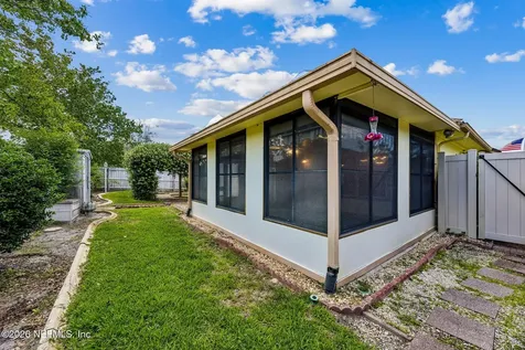 8630 Charlesgate Circle N Jacksonville FL 32244