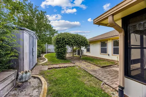 8630 Charlesgate Circle N Jacksonville FL 32244
