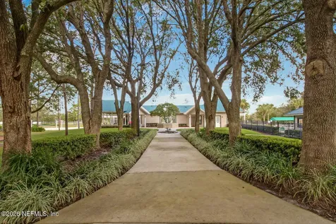 8630 Charlesgate Circle N Jacksonville FL 32244