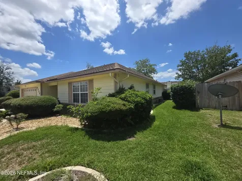 8630 Charlesgate Circle N Jacksonville FL 32244