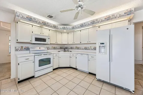 8630 Charlesgate Circle N Jacksonville FL 32244