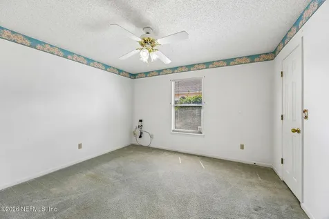 8630 Charlesgate Circle N Jacksonville FL 32244