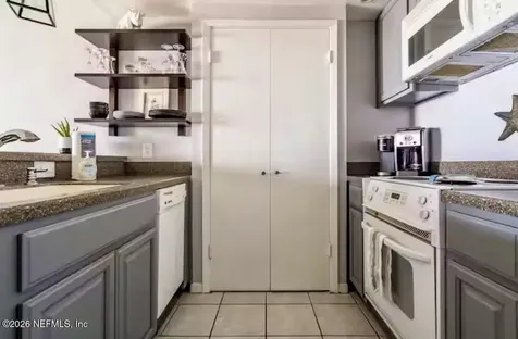 829 1st Street S Jacksonville Beach FL 32250