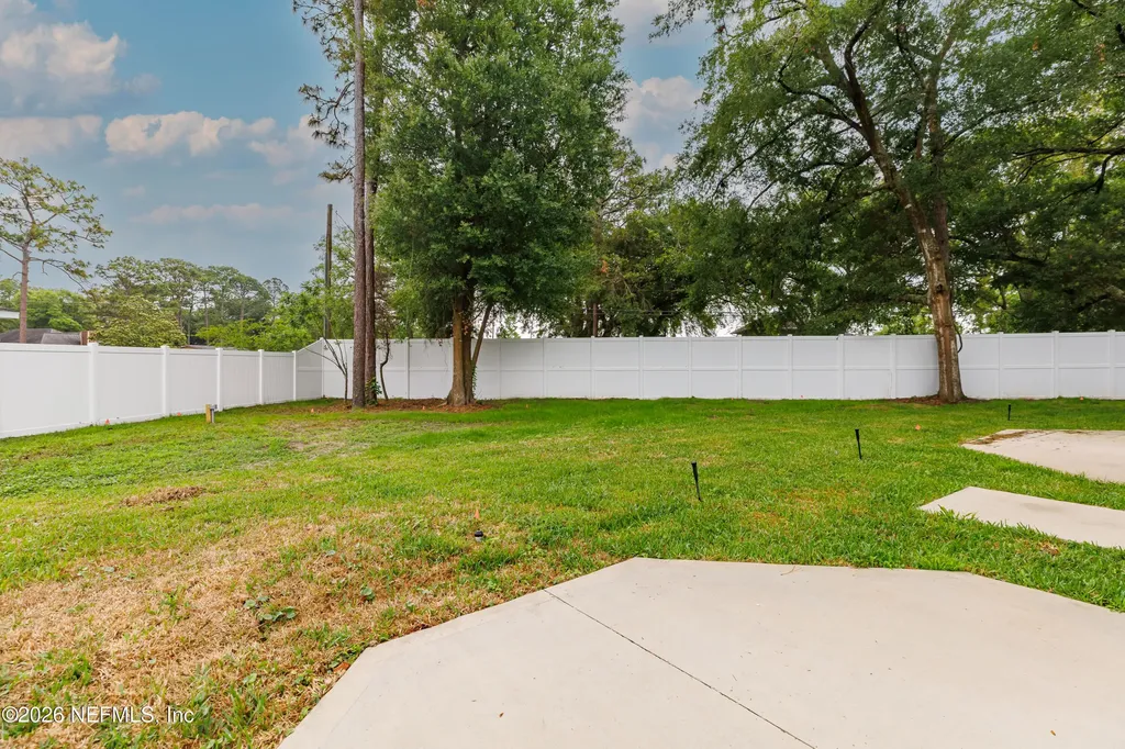 2418 Leafdale Circle S Jacksonville FL 32218