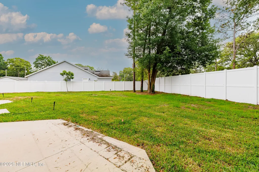 2418 Leafdale Circle S Jacksonville FL 32218