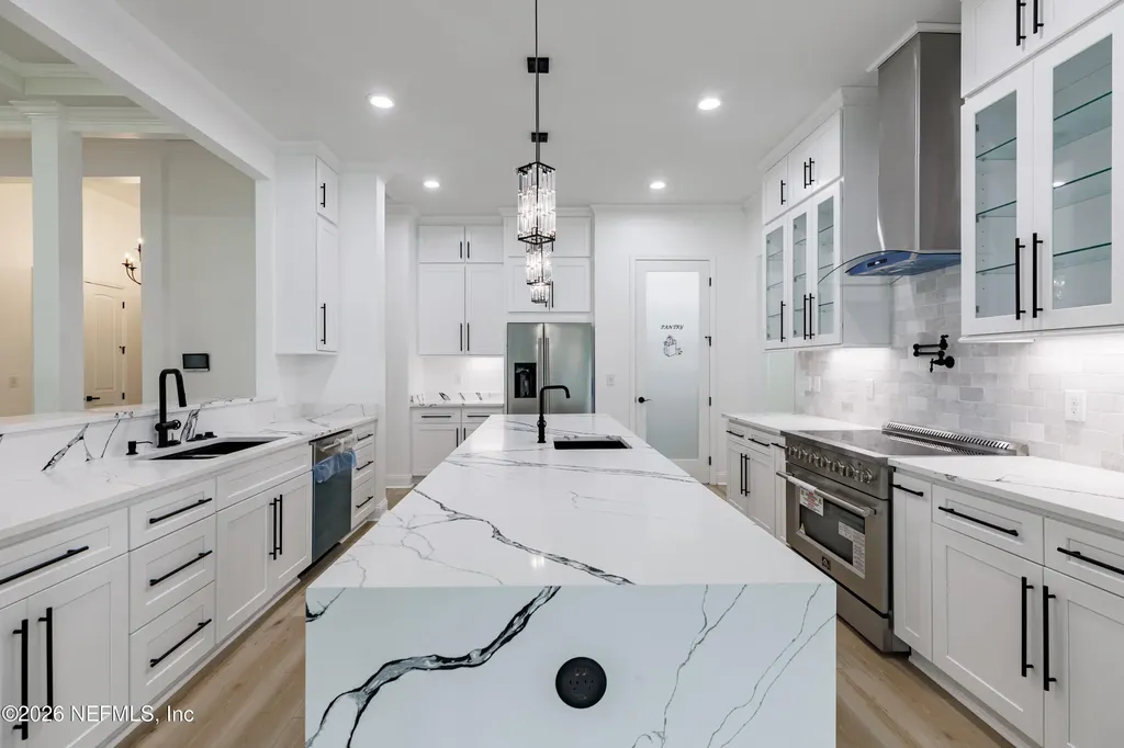 2418 Leafdale Circle S Jacksonville FL 32218