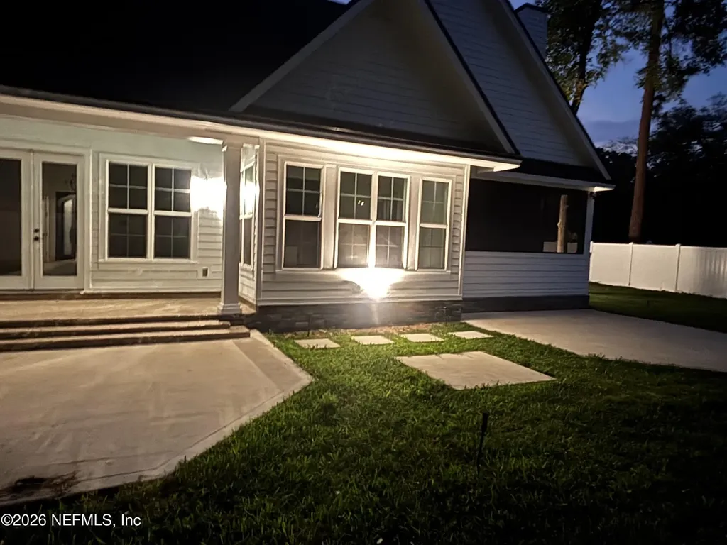 2418 Leafdale Circle S Jacksonville FL 32218