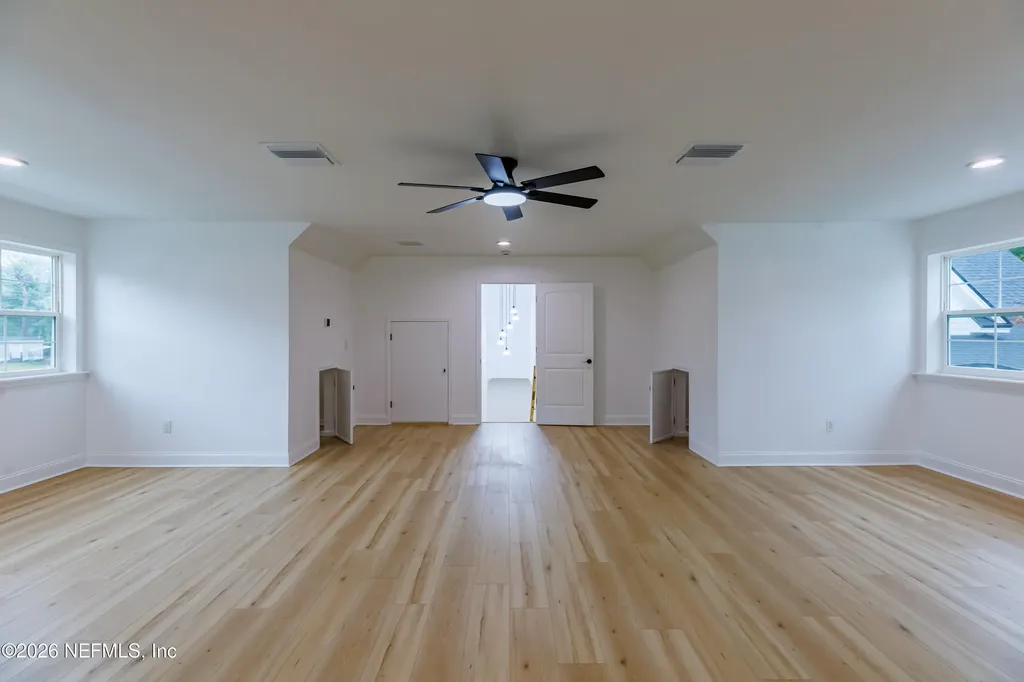 2418 Leafdale Circle S Jacksonville FL 32218