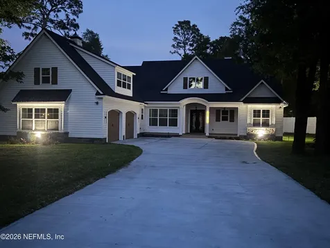 2418 Leafdale Circle S Jacksonville FL 32218
