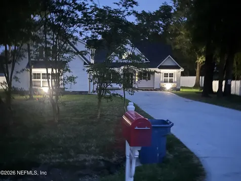 2418 Leafdale Circle S Jacksonville FL 32218