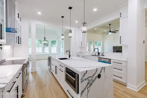 2418 Leafdale Circle S Jacksonville FL 32218