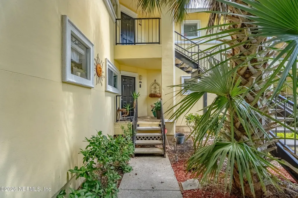 1800 The Greens Way Jacksonville Beach FL 32250