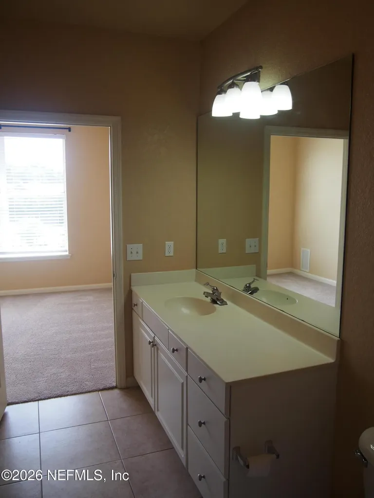 8539 Gate Parkway Jacksonville FL 32216