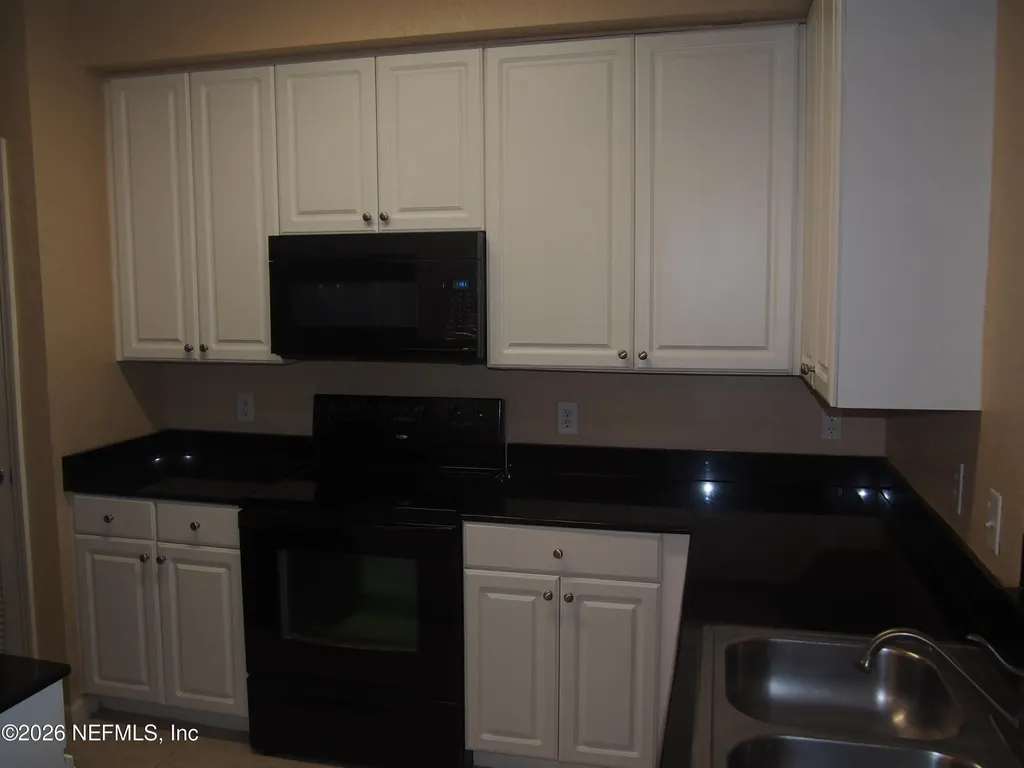 8539 Gate Parkway Jacksonville FL 32216