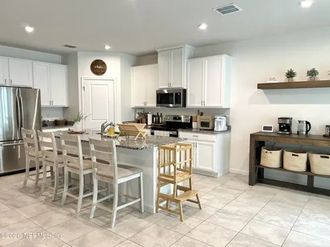 1460 Tan Tara Jacksonville FL 32221