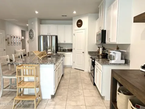 1460 Tan Tara Jacksonville FL 32221