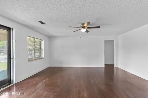 164 6th Street N Macclenny FL 32063