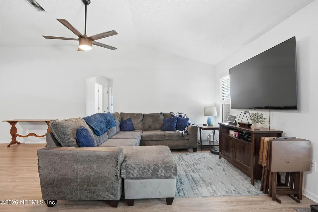 9061 Bridgecreek Drive W Jacksonville FL 32244