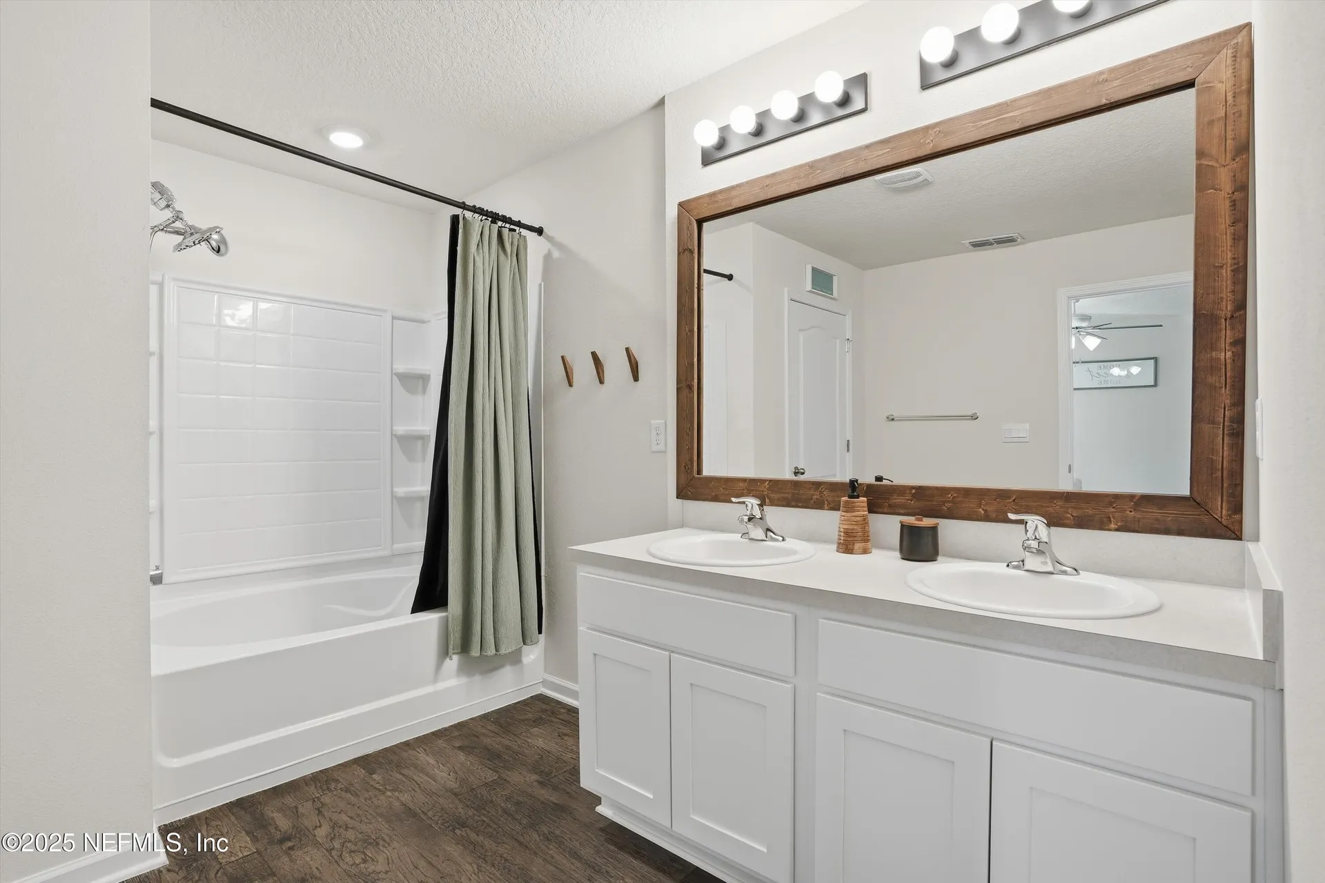 2660 Oak Stream Drive Green Cove Springs FL 32043