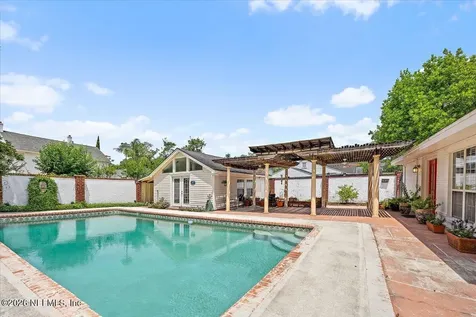 2722 White Oak Lane Jacksonville FL 32207