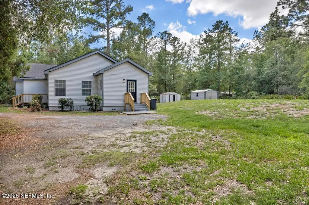 19 N Cocoa Avenue Middleburg FL 32068