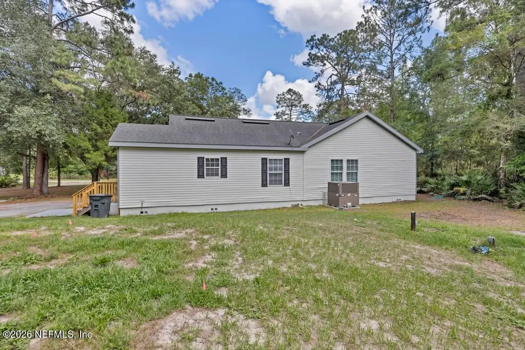 19 N Cocoa Avenue Middleburg FL 32068