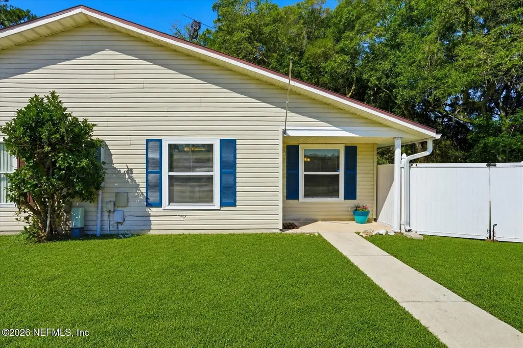 998 Cabo Blanco Avenue E Jacksonville FL 32233