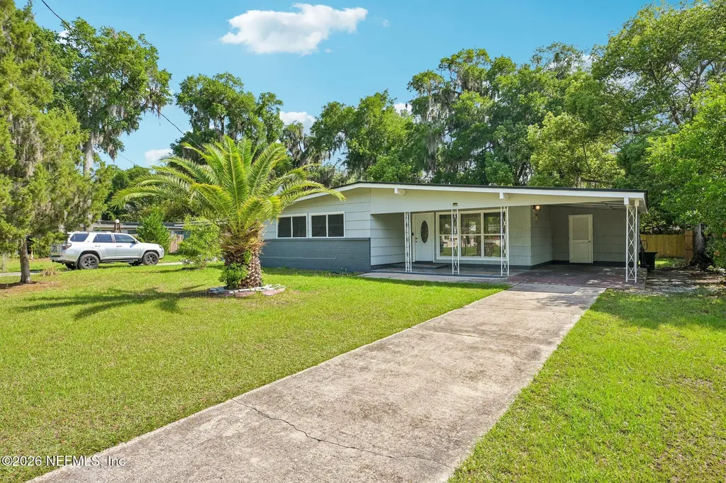 802 N Cypress Street Green Cove Springs FL 32043