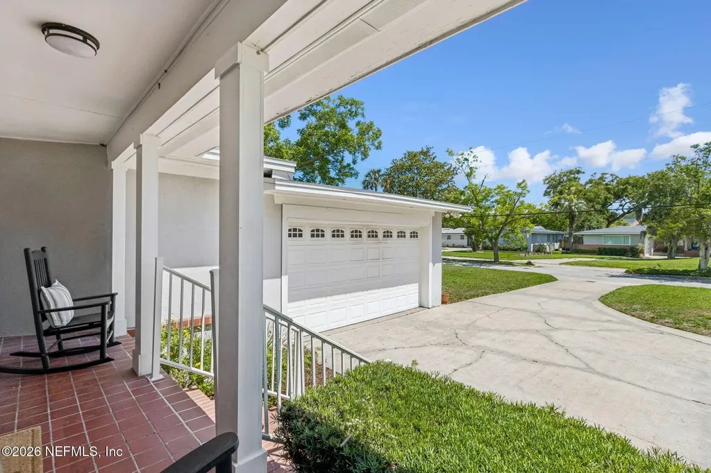 915 Old Grove Manor Jacksonville FL 32207