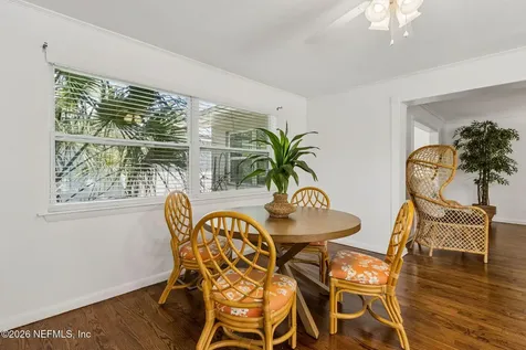 915 Old Grove Manor Jacksonville FL 32207