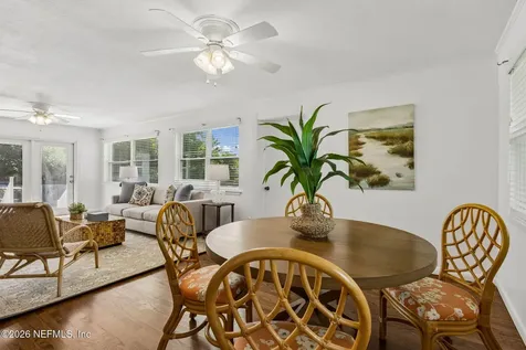 915 Old Grove Manor Jacksonville FL 32207