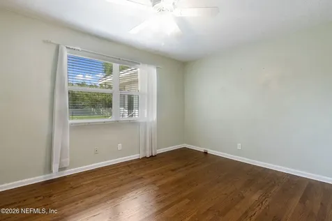 915 Old Grove Manor Jacksonville FL 32207