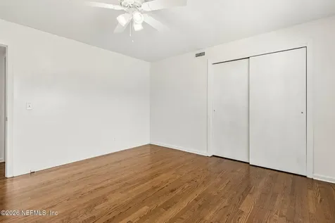 915 Old Grove Manor Jacksonville FL 32207