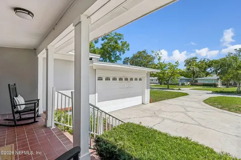 915 Old Grove Manor Jacksonville FL 32207
