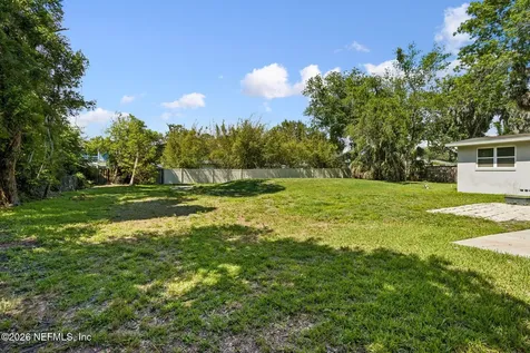 915 Old Grove Manor Jacksonville FL 32207