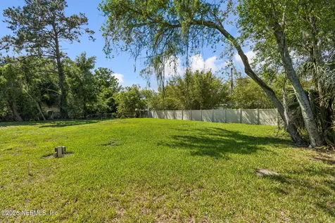 915 Old Grove Manor Jacksonville FL 32207