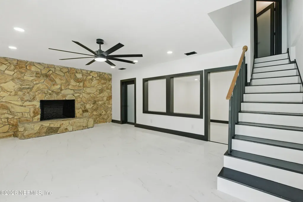 802 Antigua Road Jacksonville FL 32216