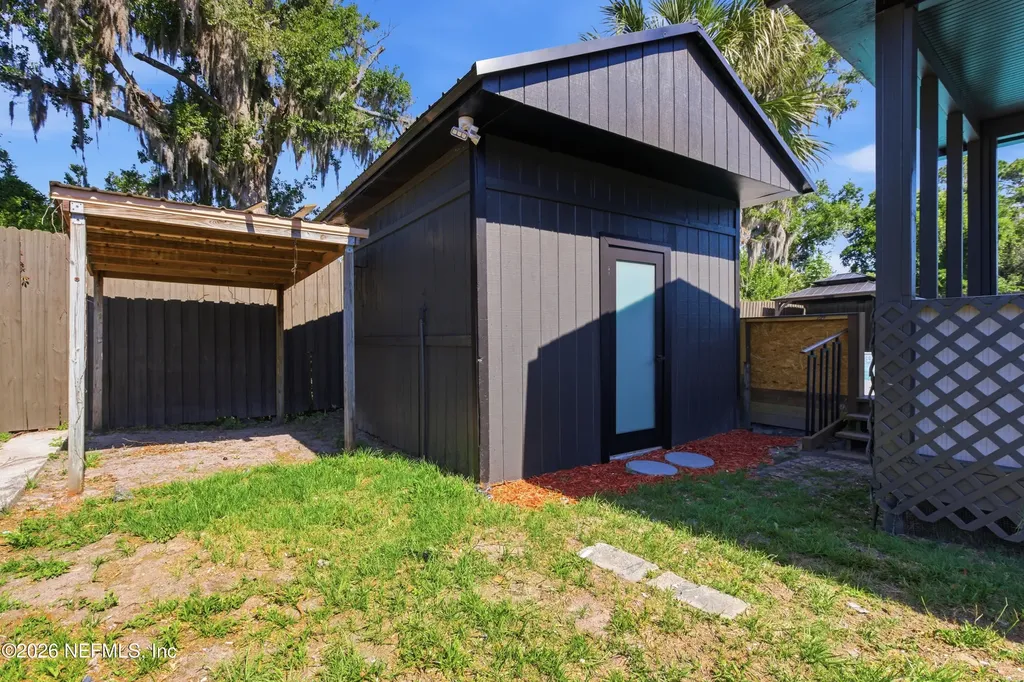 802 Antigua Road Jacksonville FL 32216