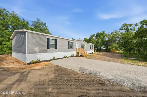 352 N County Road 315 Interlachen FL 32148