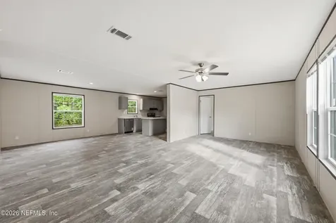 352 N County Road 315 Interlachen FL 32148