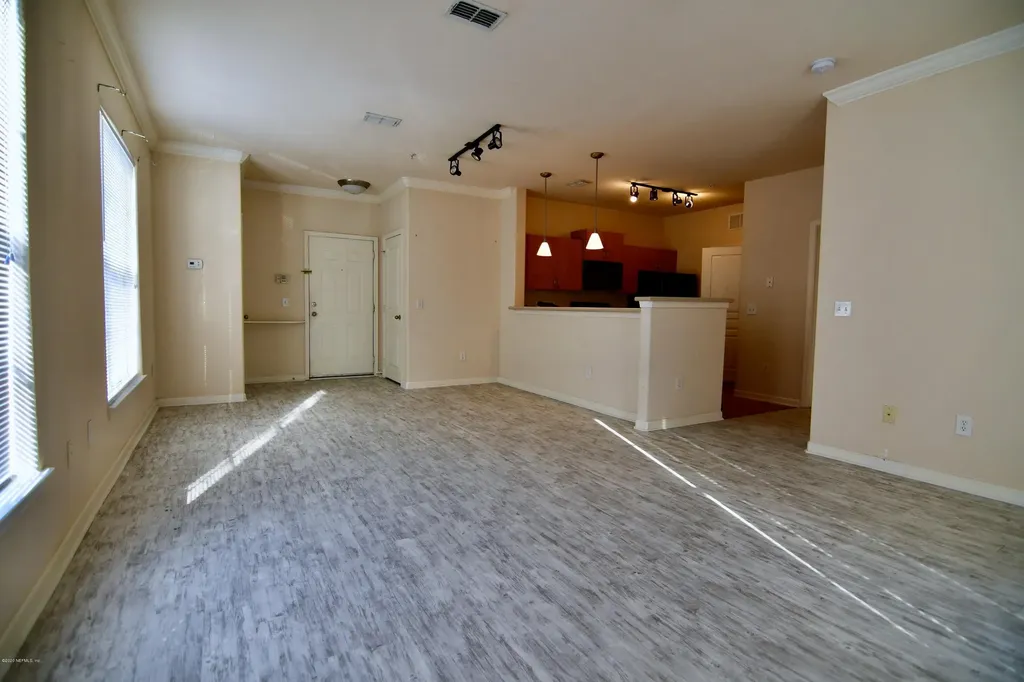 8290 Gate Parkway Jacksonville FL 32216